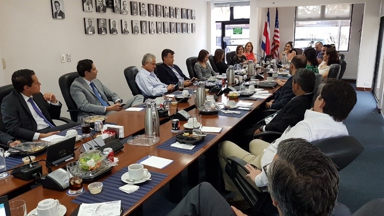 AmCham insta la Adhesión a la OCDE